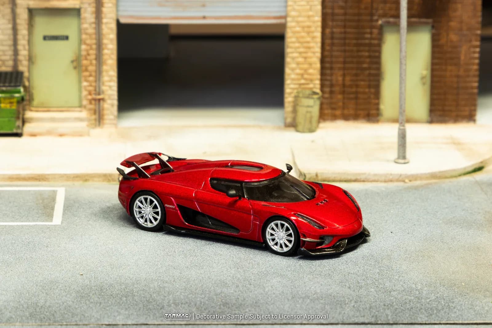 Koenigsegg Regera Red Metallic - Tarmac Works GLOBAL64 - Tarmac Works diecast model view 2