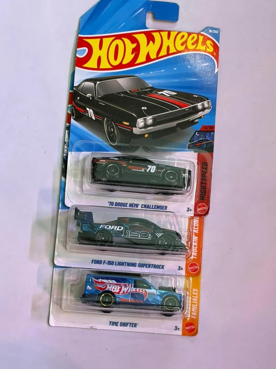70 Dodge hemi challenger set 2 - Hot Wheels 1/64 Scale Diecast Model
