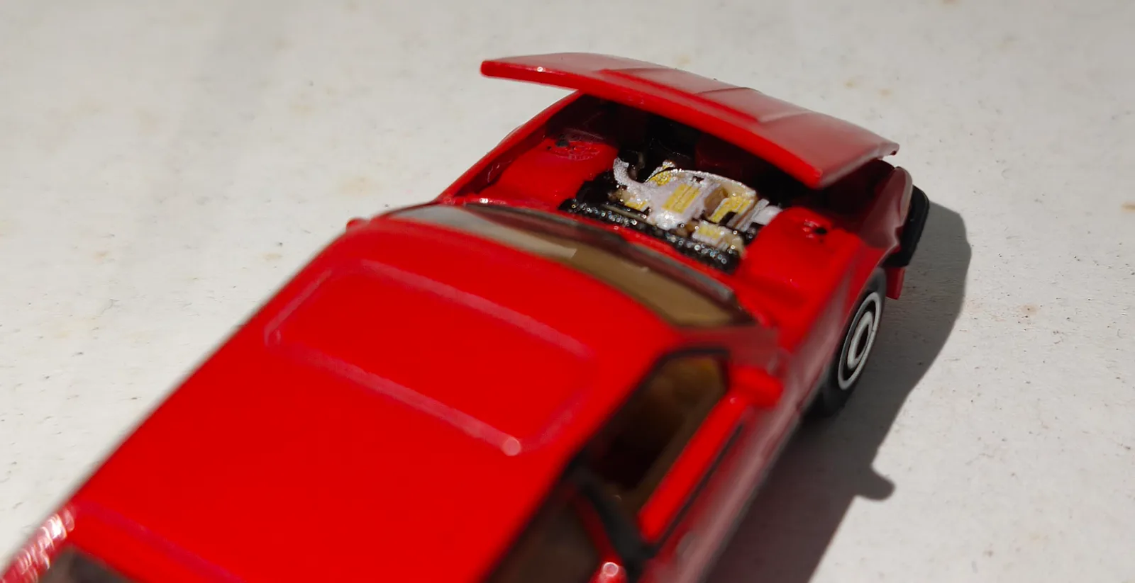 MATCHBOX MOVING PARTS 1984 ROVER SD1 VITESSE  - Matchbox diecast model view 2